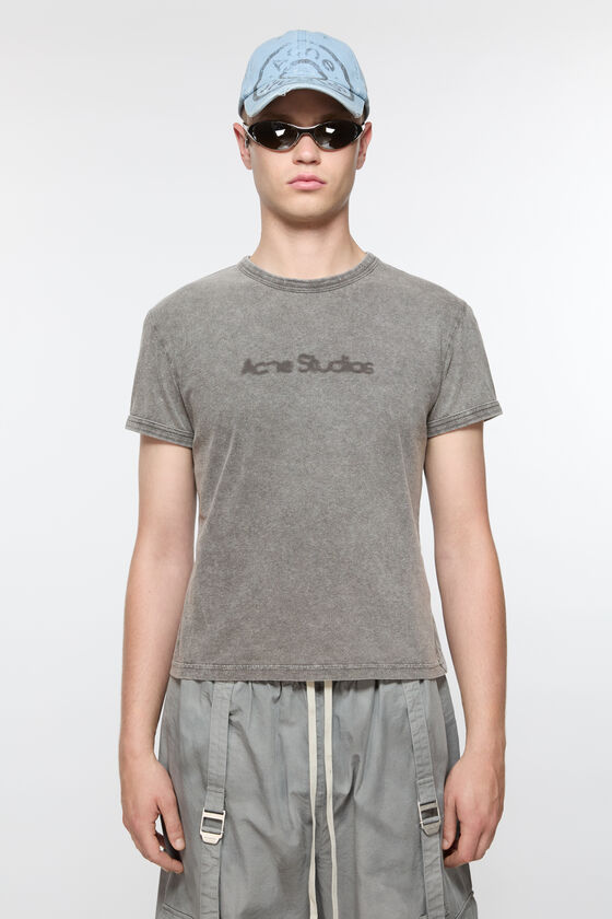 Acne Studios T-Shirt mit verschwommenem Logo – taillierte Unisex-Passform