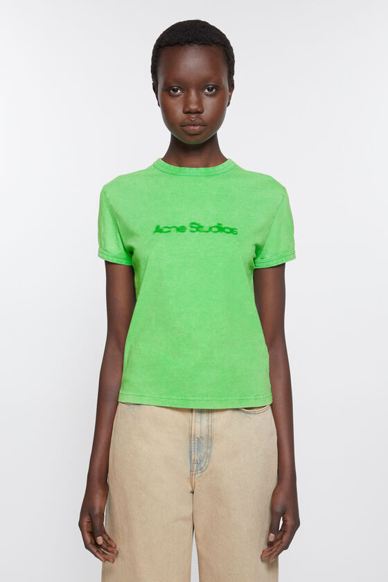 Acne Studios T-Shirt mit verschwommenem Logo – taillierte Unisex-Passform