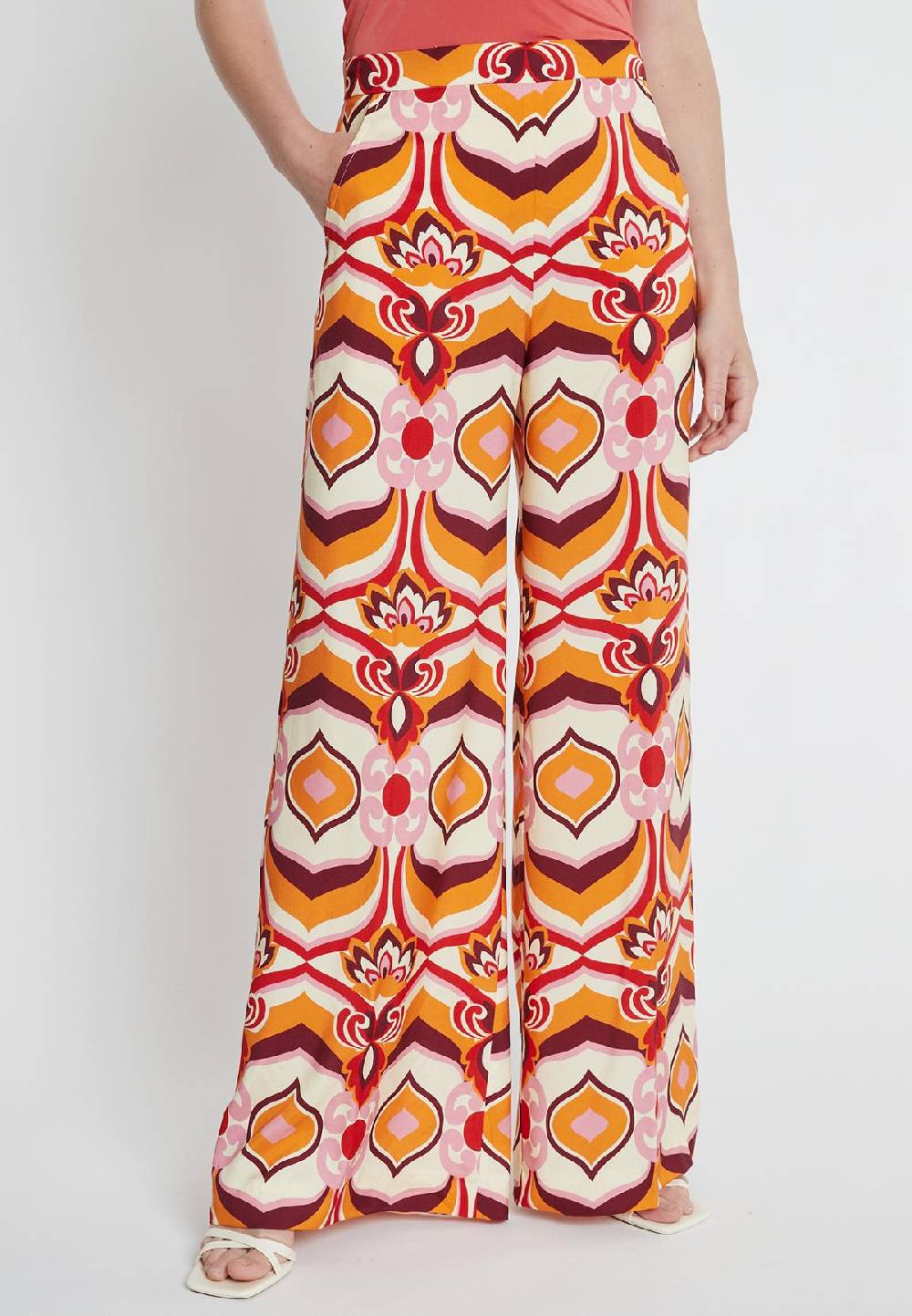 Ana Alcazar 70s Hose Kamo