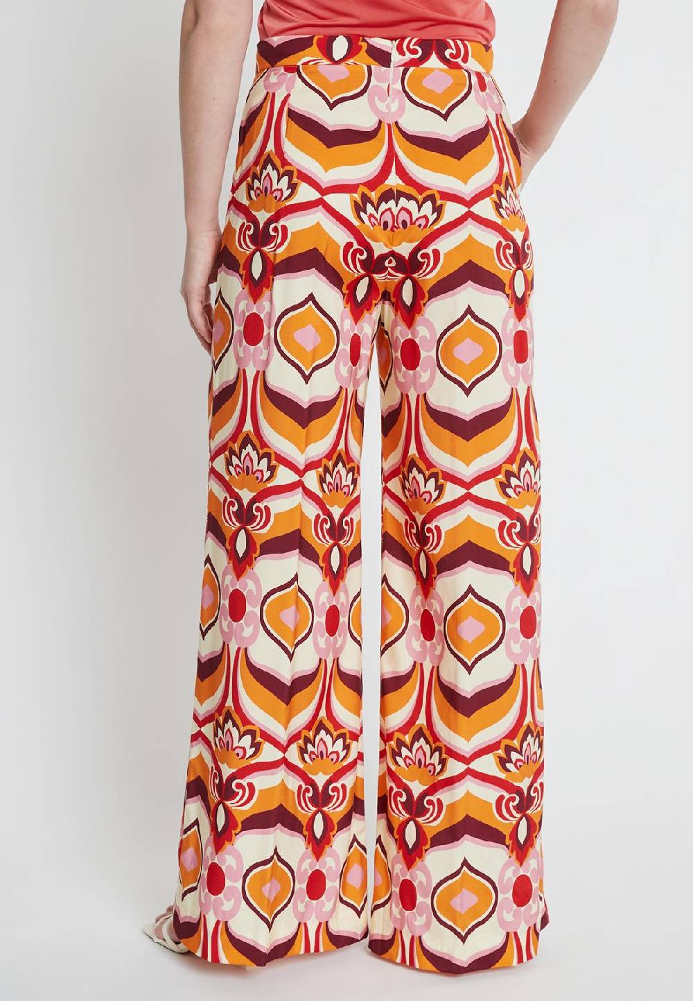 Ana Alcazar 70s Hose Kamo