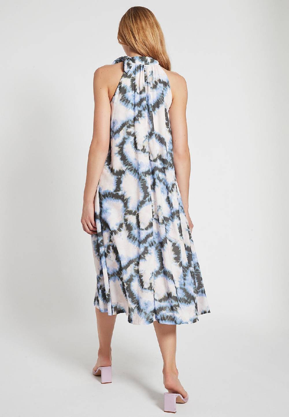 Ana Alcazar Batikkleid Feholi