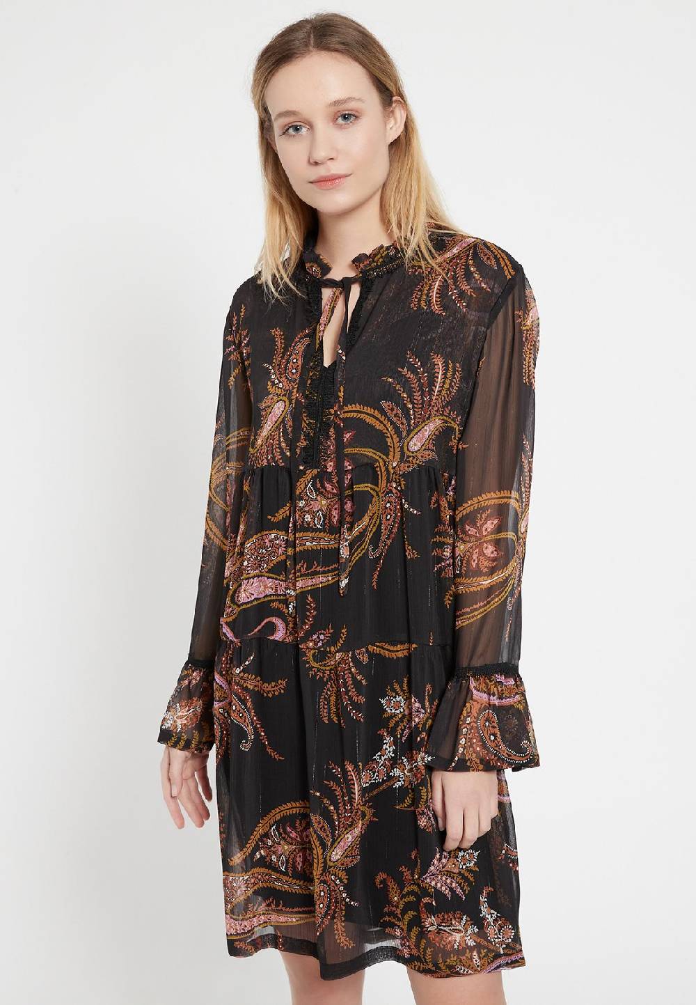 Ana Alcazar Bohokleid Baika