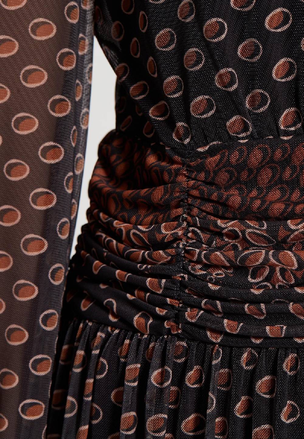 Ana Alcazar Bohokleid Epari