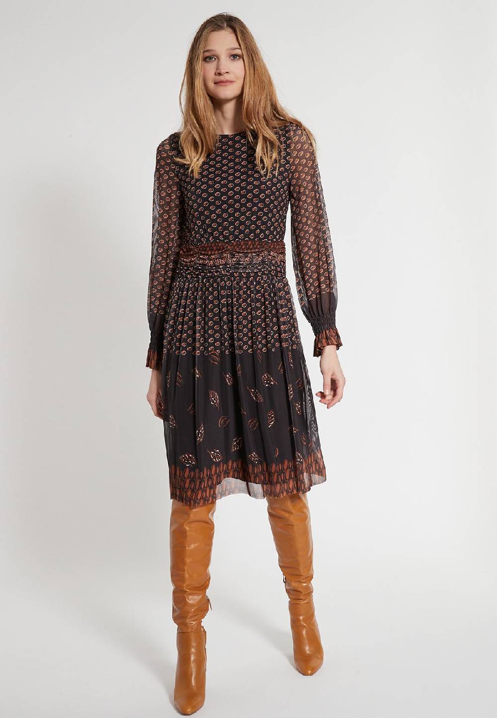 Ana Alcazar Bohokleid Epari