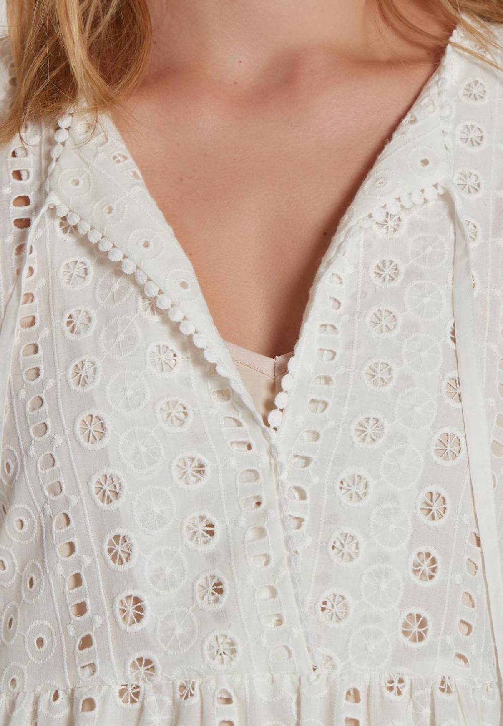 Ana Alcazar Bohokleid Giona