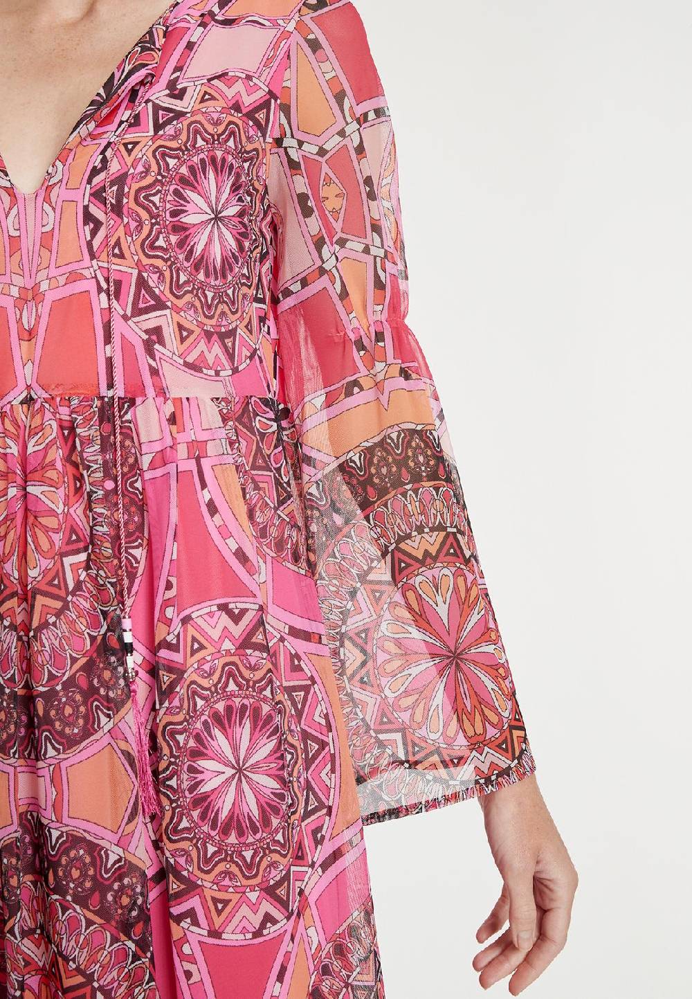 Ana Alcazar Bohokleid Leika