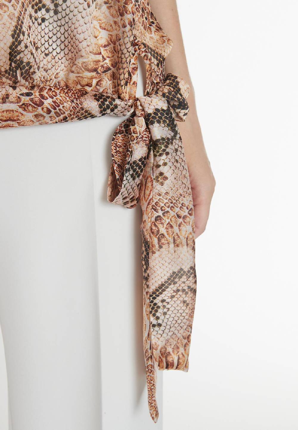 Ana Alcazar Chiffontop Pakosa