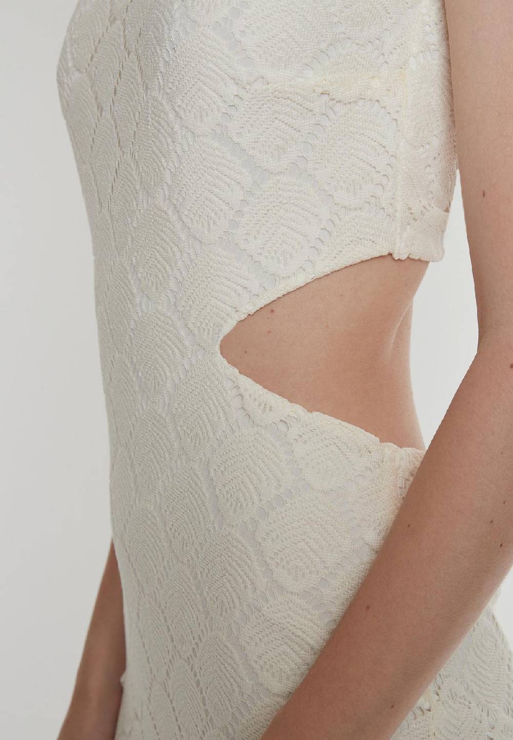 Ana Alcazar Cut Out Kleid Pagina