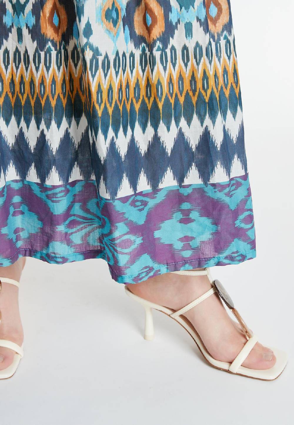 Ana Alcazar Ethnokleid Kaine