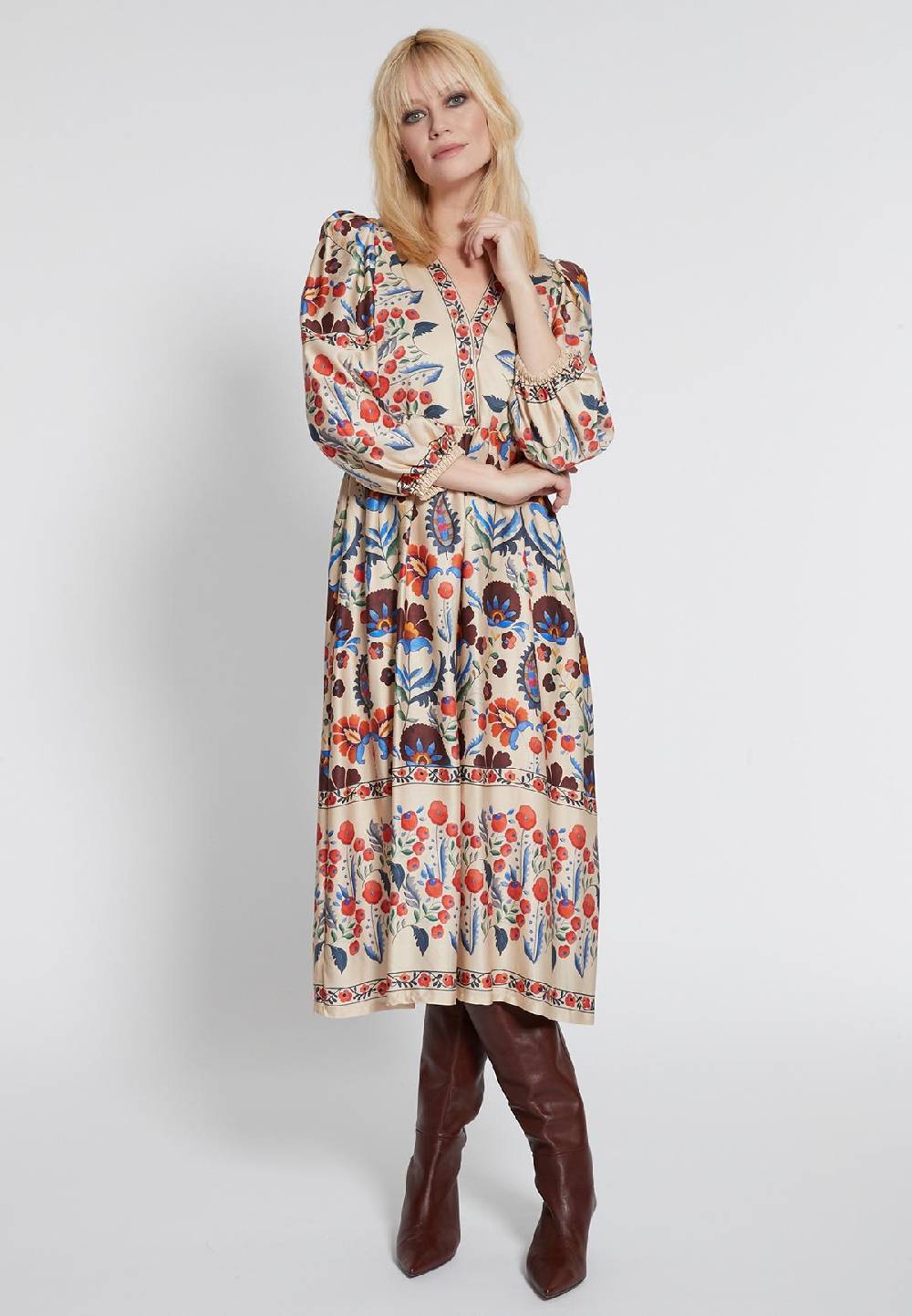 Ana Alcazar Folklorekleid Hamara