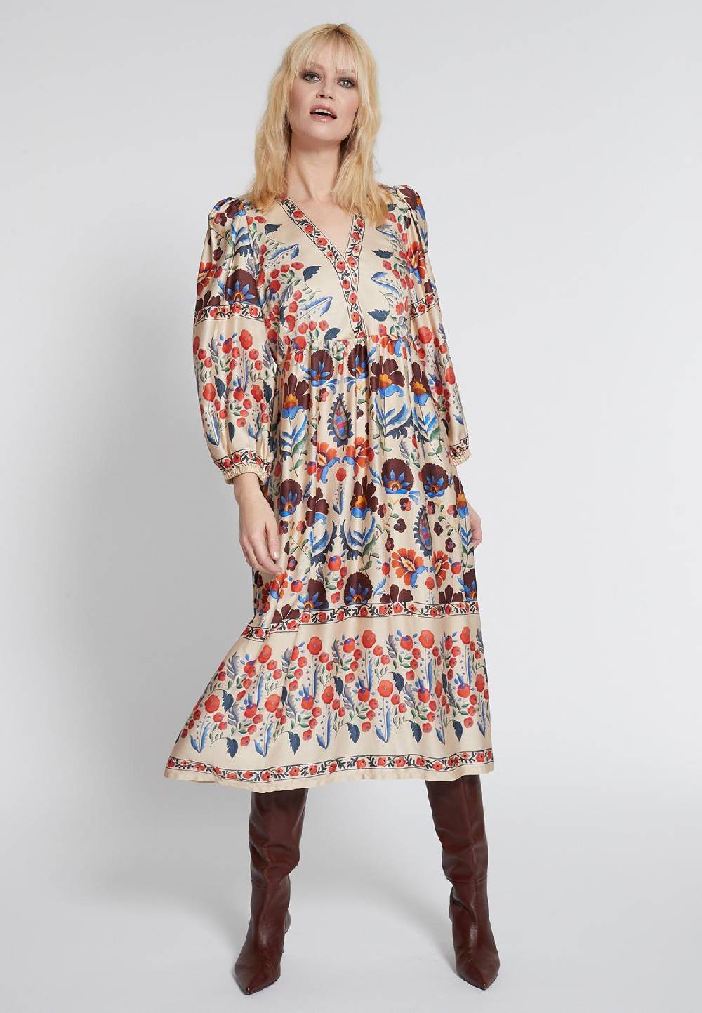 Ana Alcazar Folklorekleid Hamara