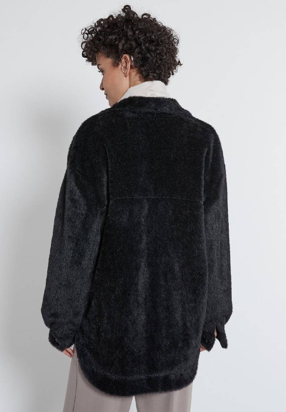 Ana Alcazar Hemdjacke Habila