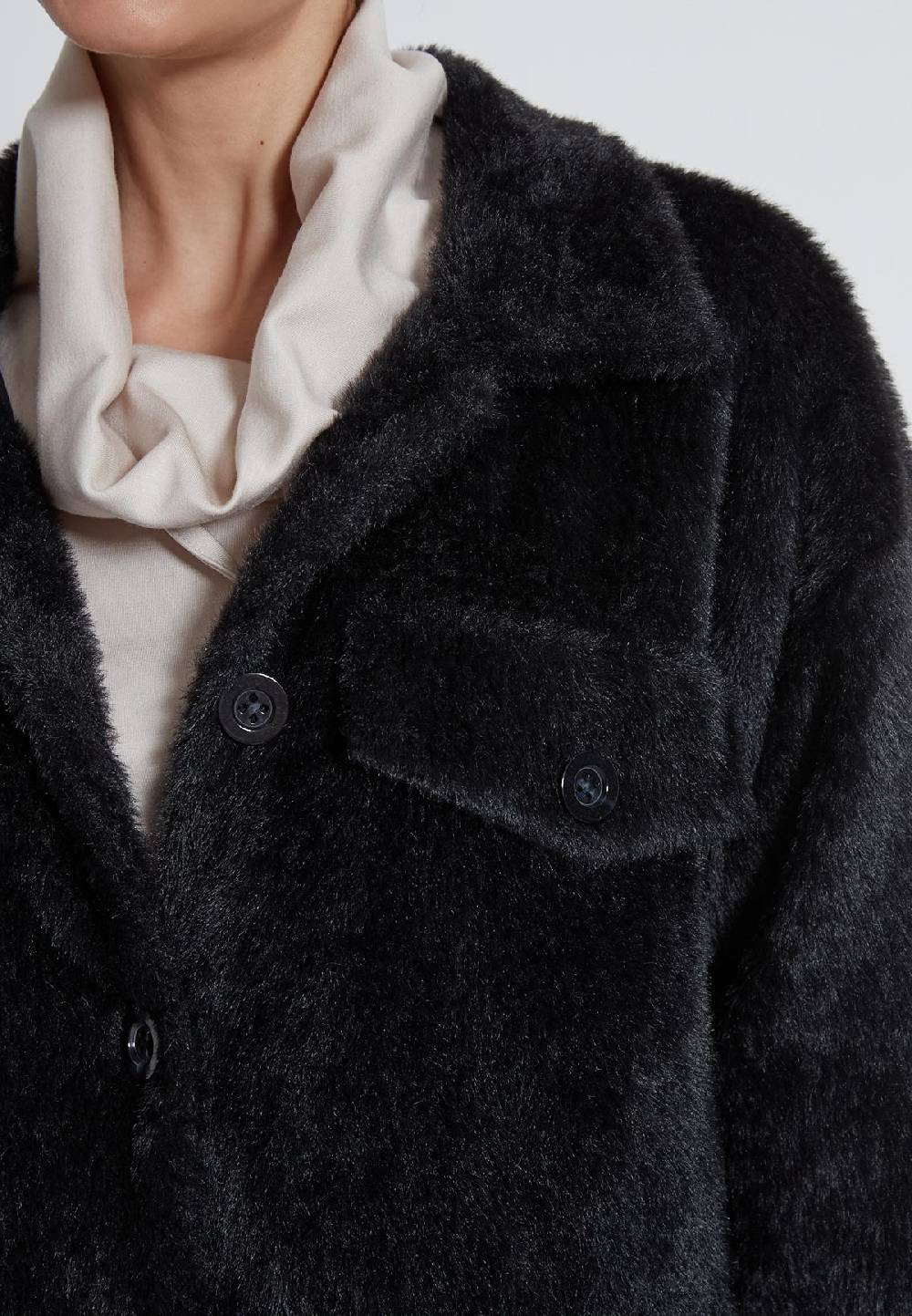 Ana Alcazar Hemdjacke Habila