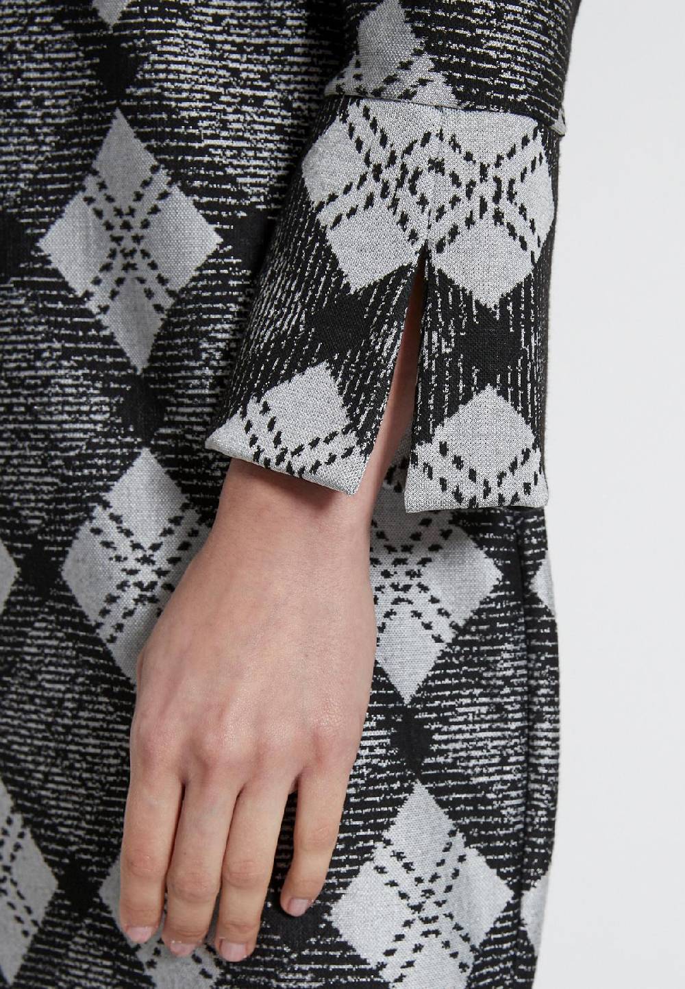 Ana Alcazar Karokleid Hetty