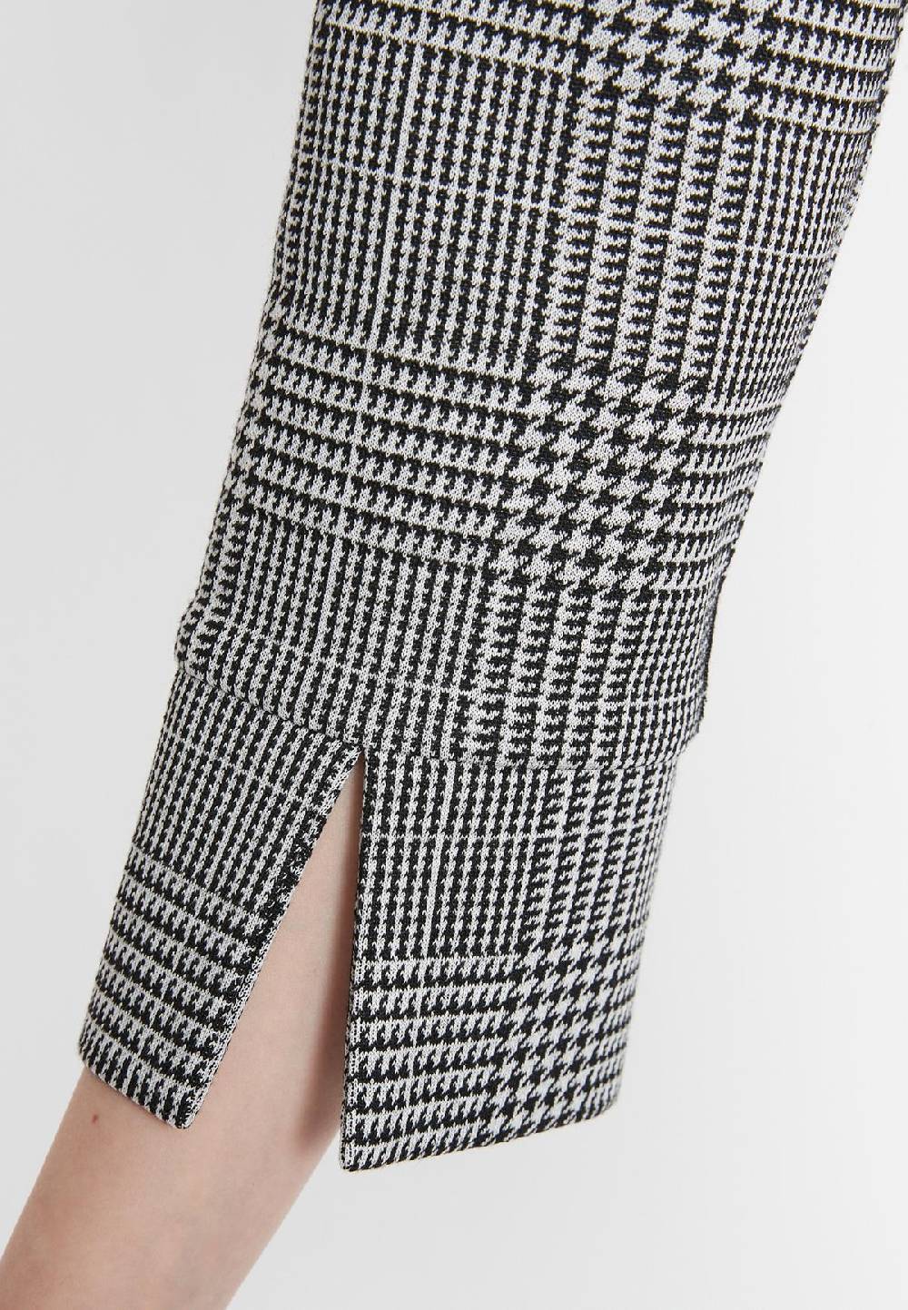 Ana Alcazar Karokleid Shawa