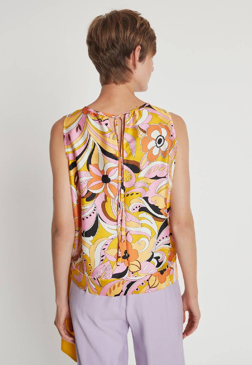 Ana Alcazar Knotentop Liasa