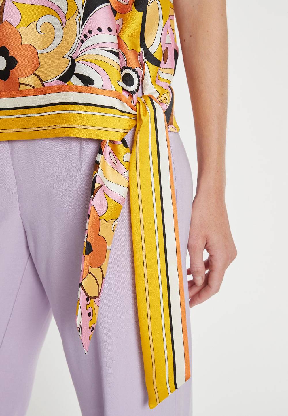 Ana Alcazar Knotentop Liasa