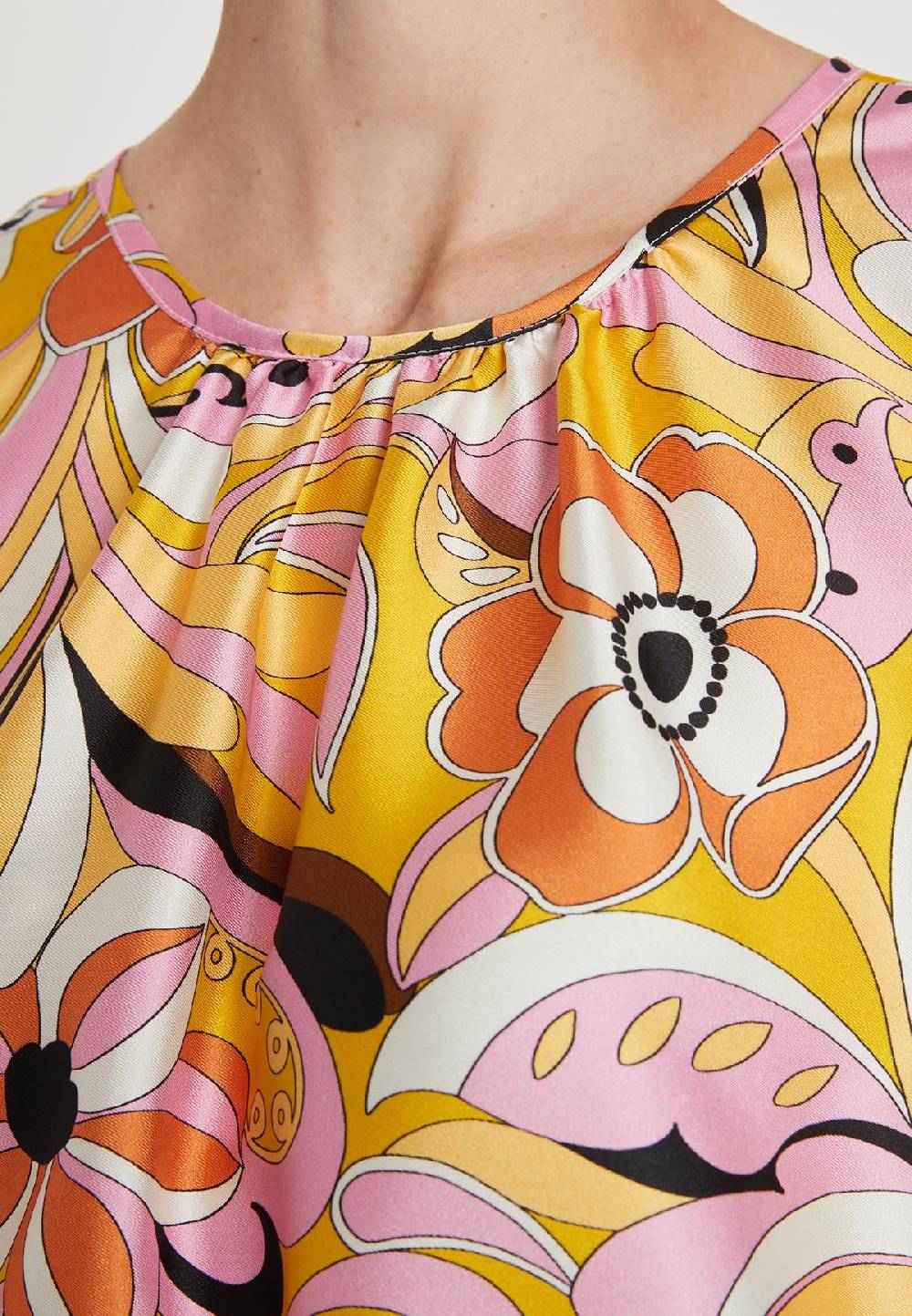 Ana Alcazar Knotentop Liasa