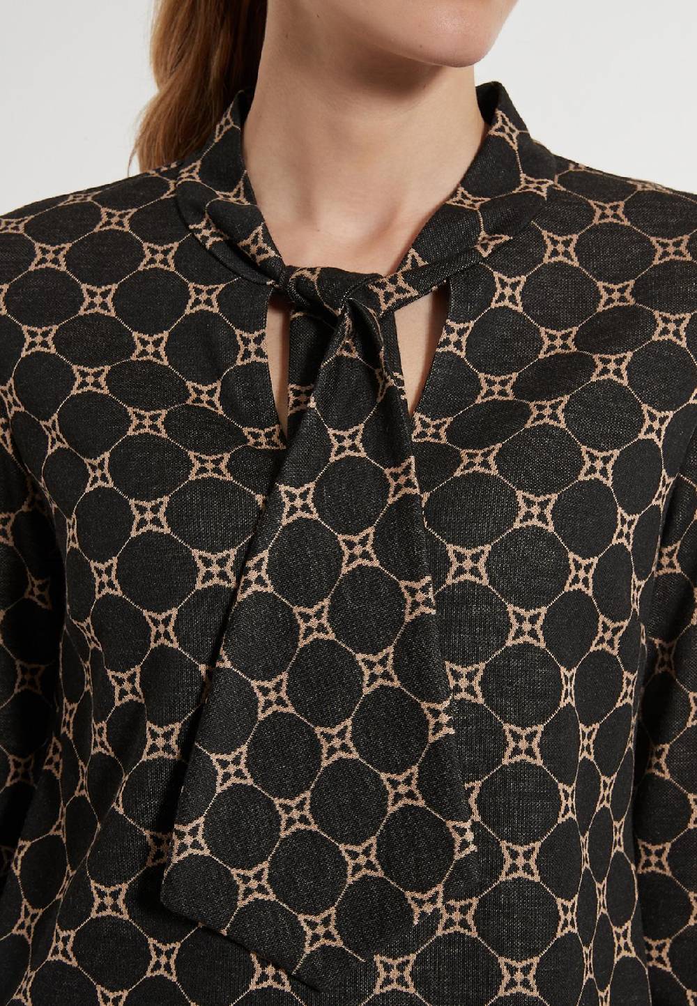 Ana Alcazar Krawattentop Emaly