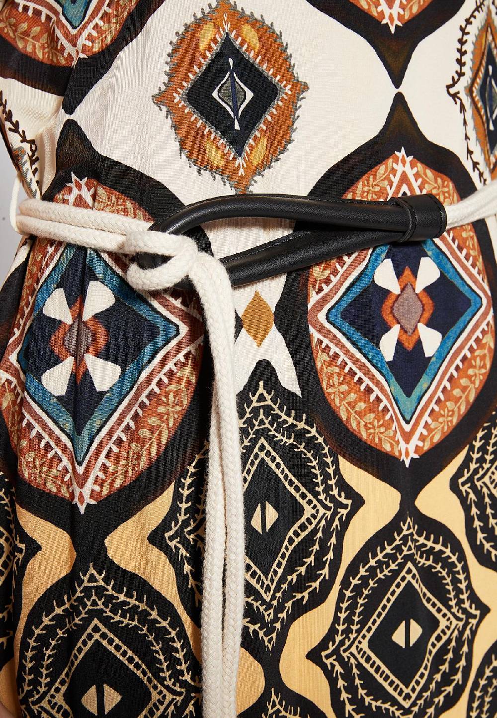 Ana Alcazar Kurzarmkleid Fesane