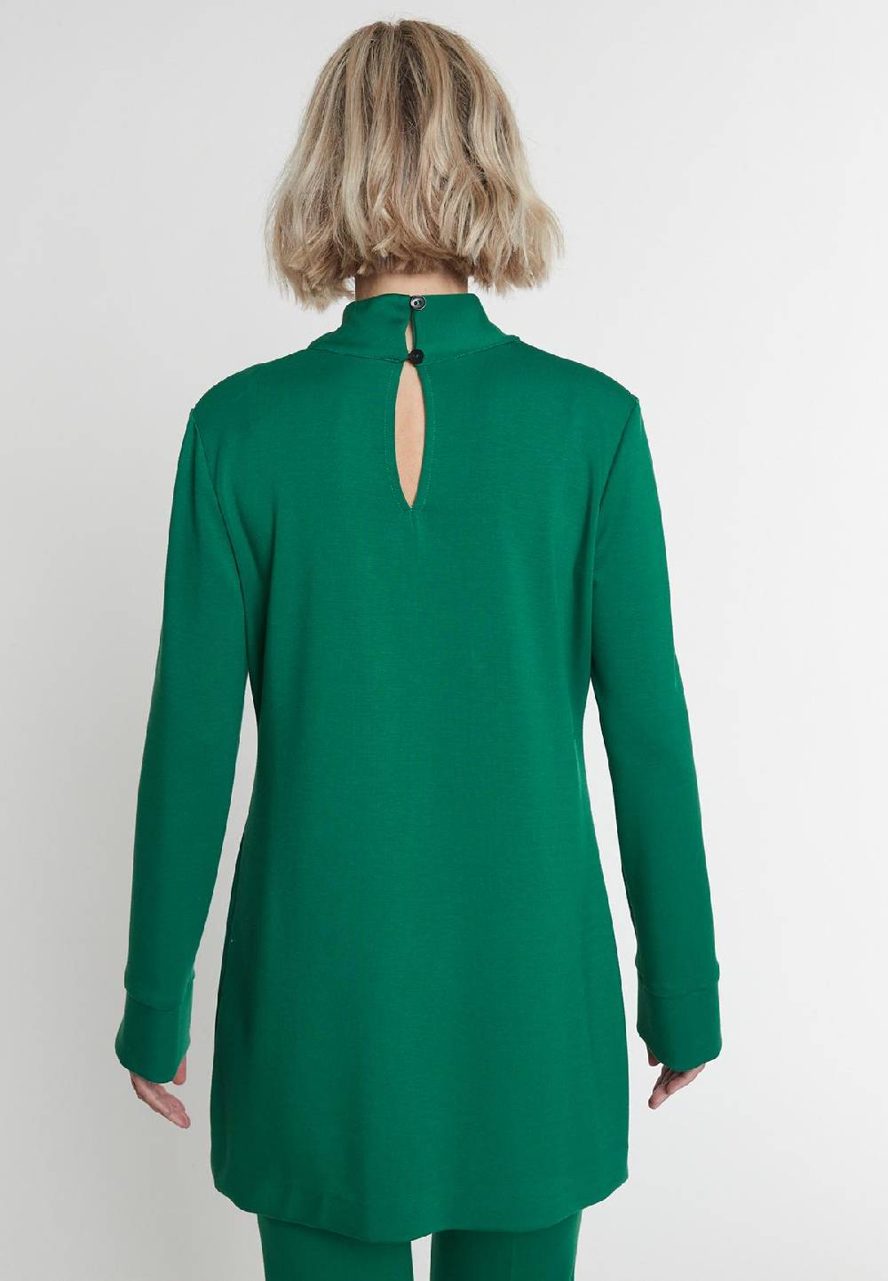 Ana Alcazar Longtop Menka