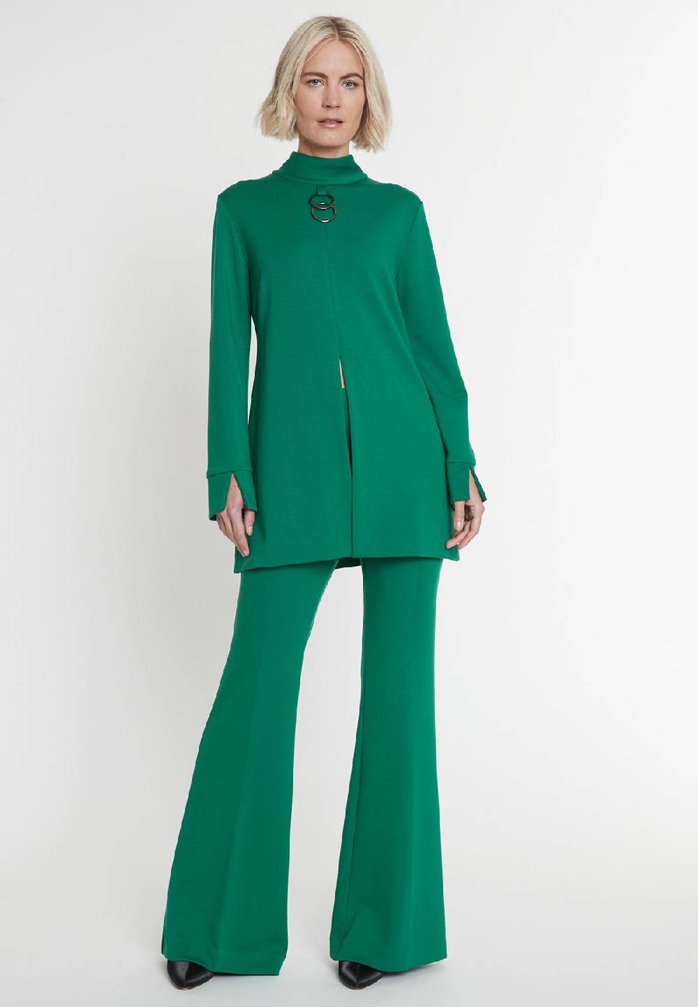 Ana Alcazar Longtop Menka