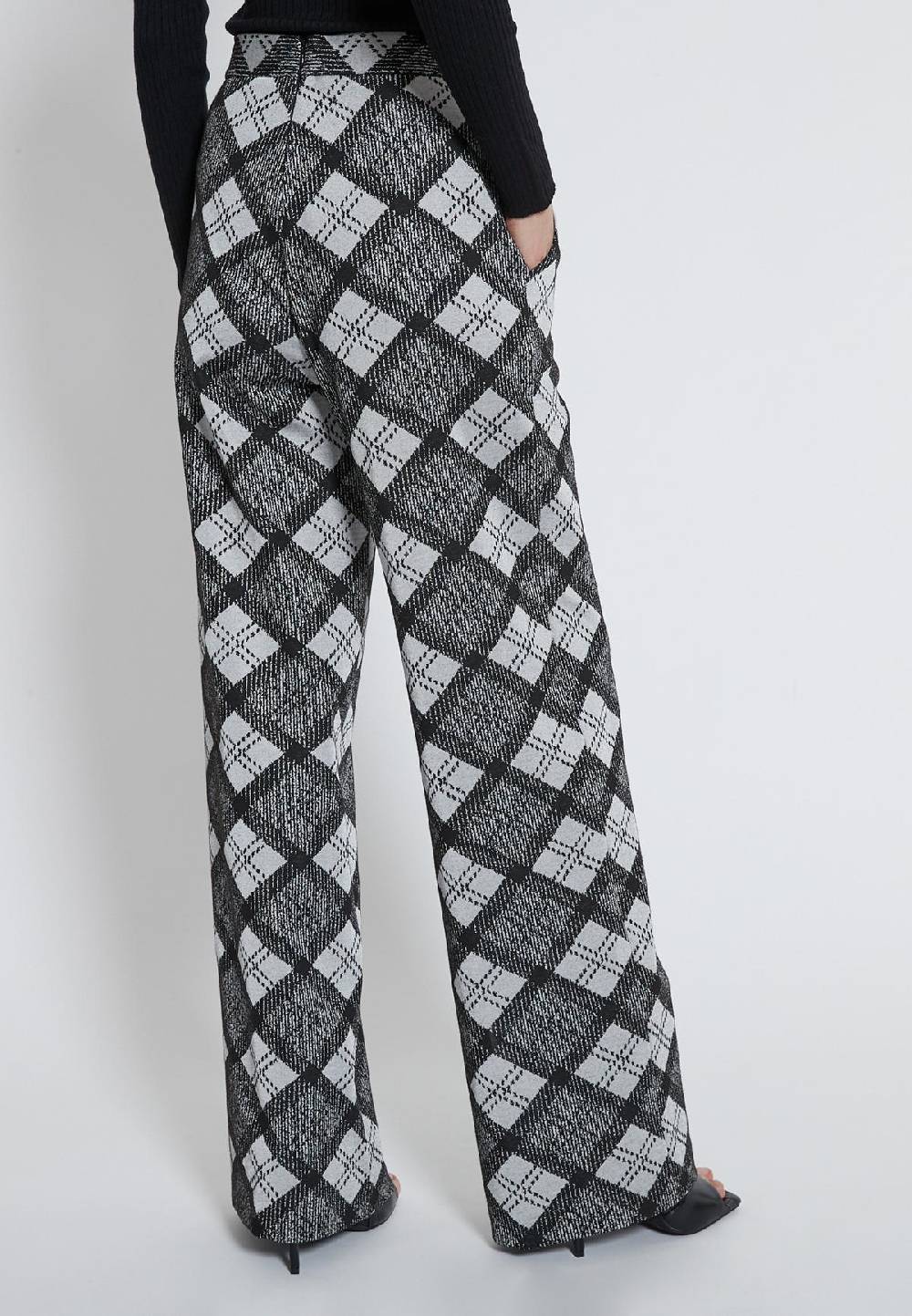 Ana Alcazar Marlenehose Hettmi