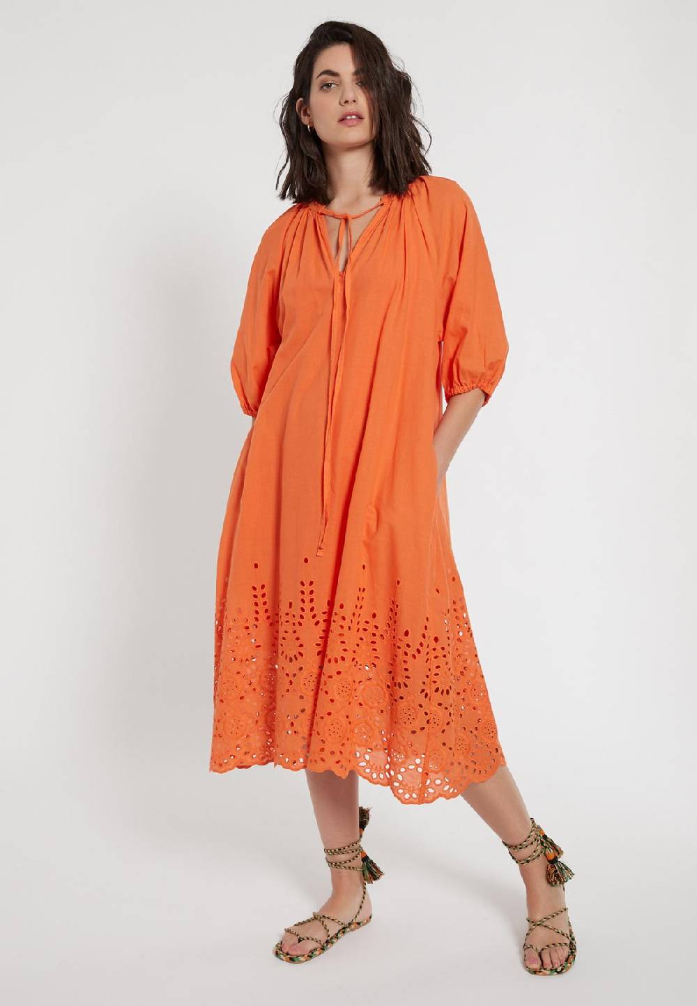 Ana Alcazar Midikleid Camea