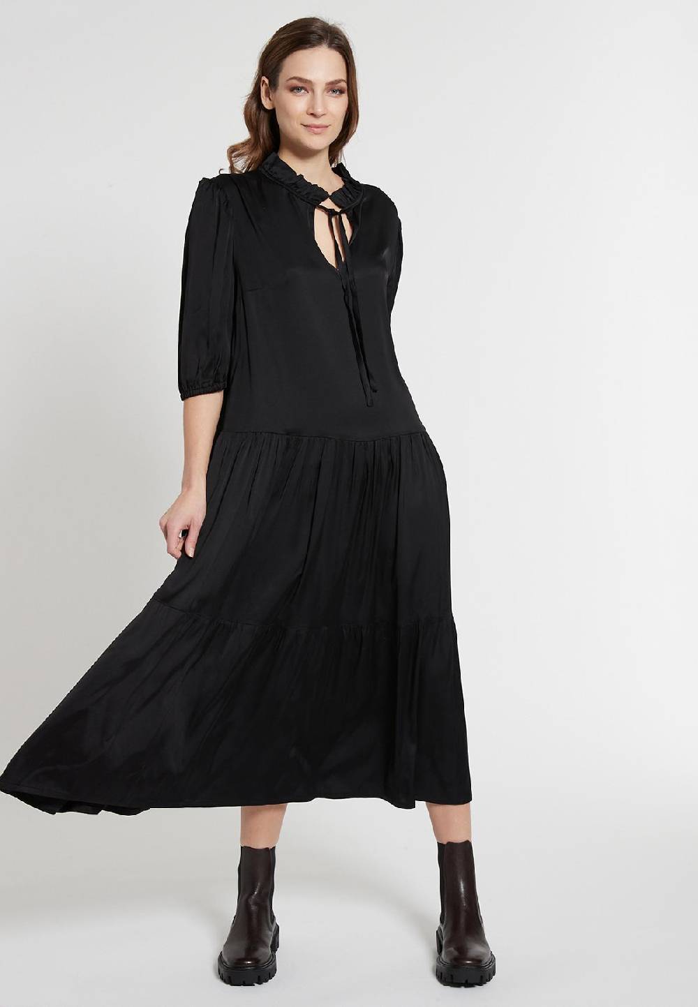 Ana Alcazar Midikleid Ekyma