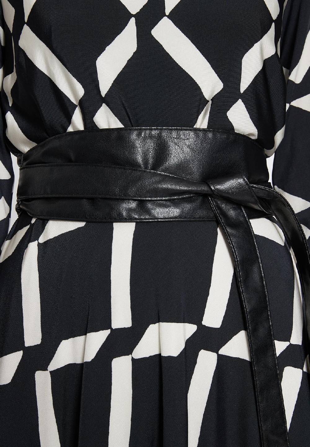 Ana Alcazar Midikleid Etria