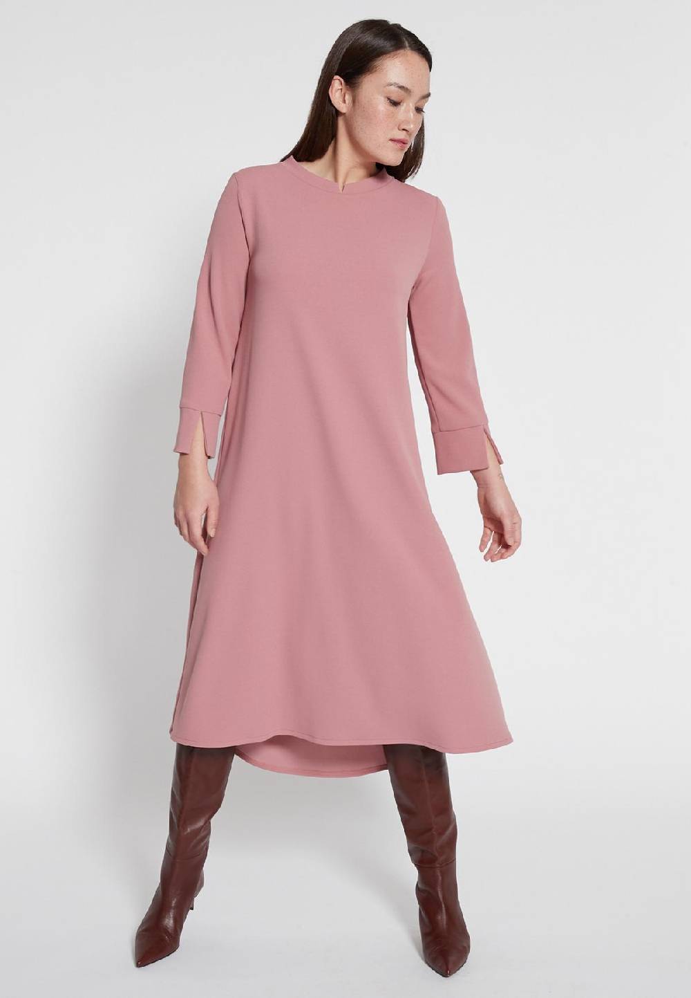 Ana Alcazar Midikleid Hanika