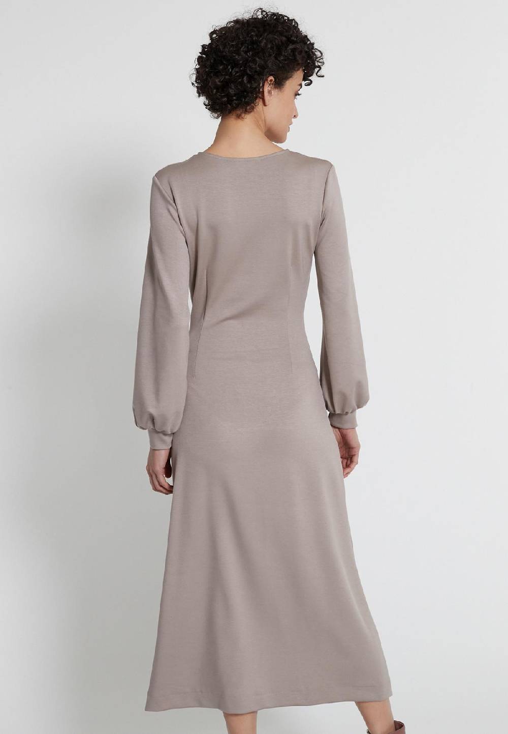 Ana Alcazar Midikleid Hefine