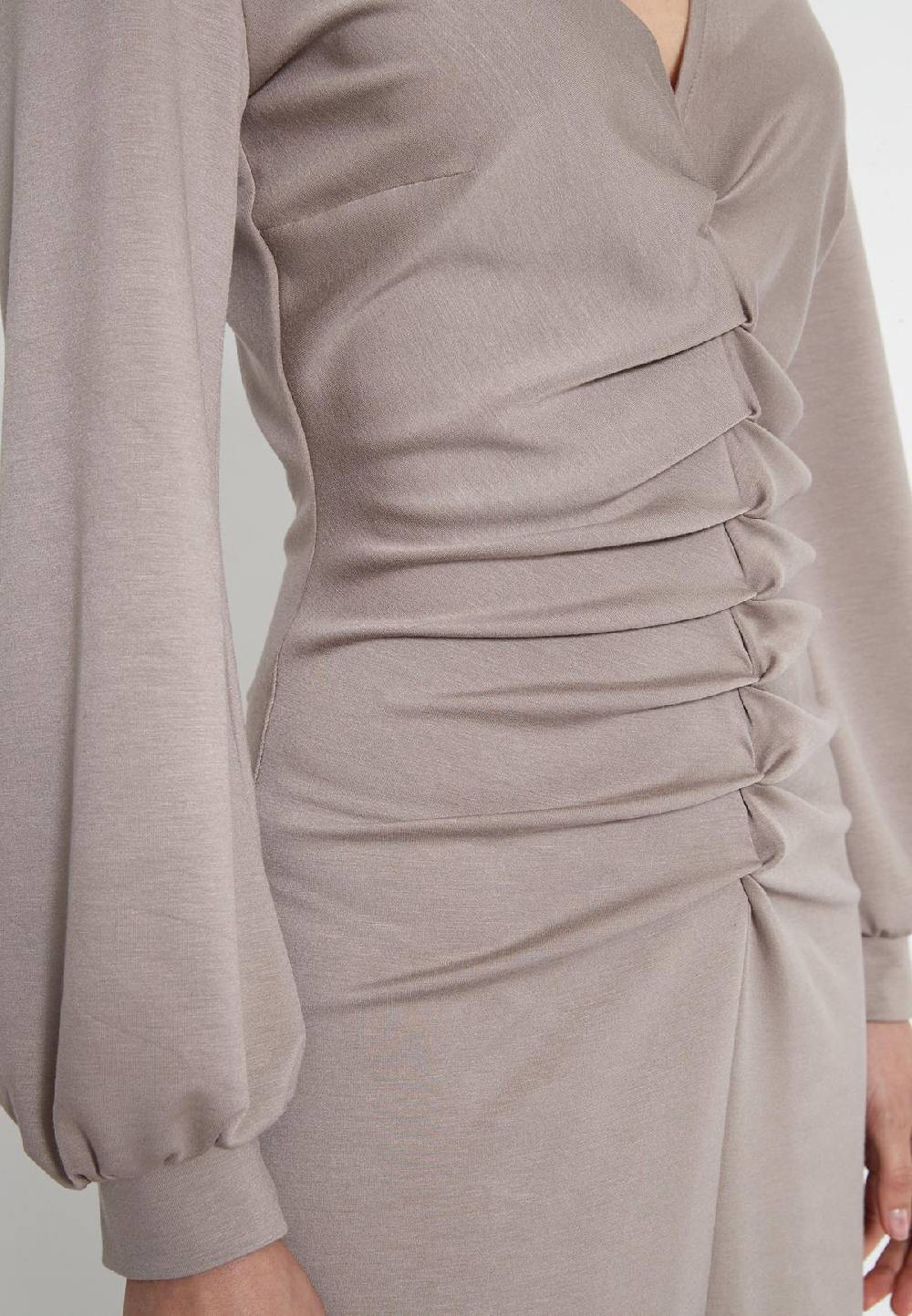 Ana Alcazar Midikleid Hefine