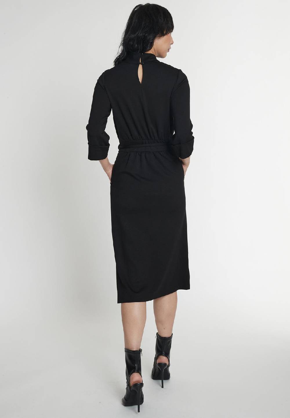 Ana Alcazar Midikleid Hegana