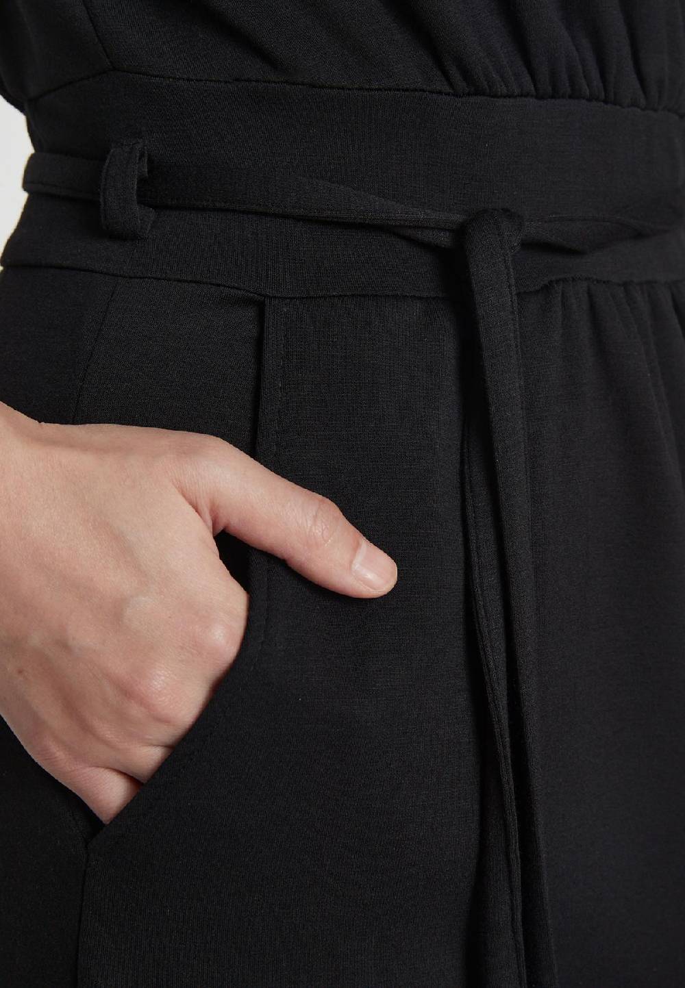 Ana Alcazar Midikleid Hegana