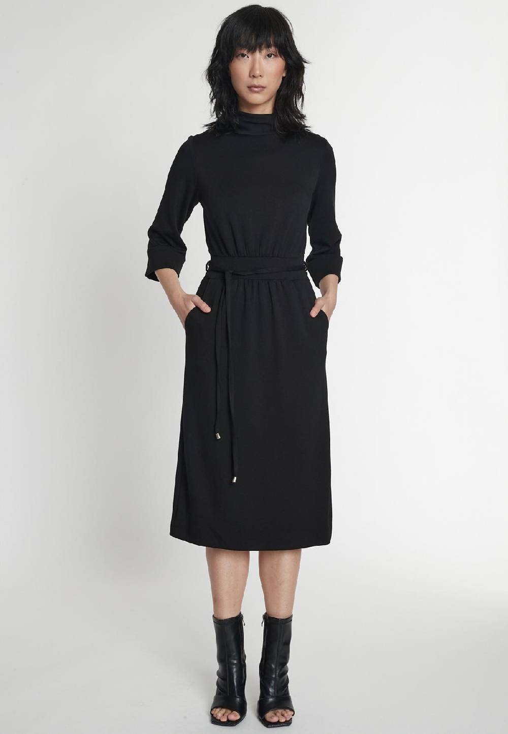 Ana Alcazar Midikleid Hegana