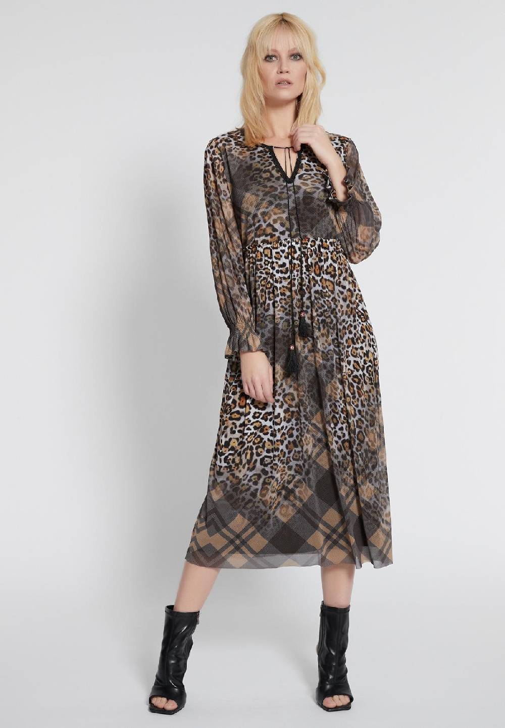 Ana Alcazar Midikleid Hilla