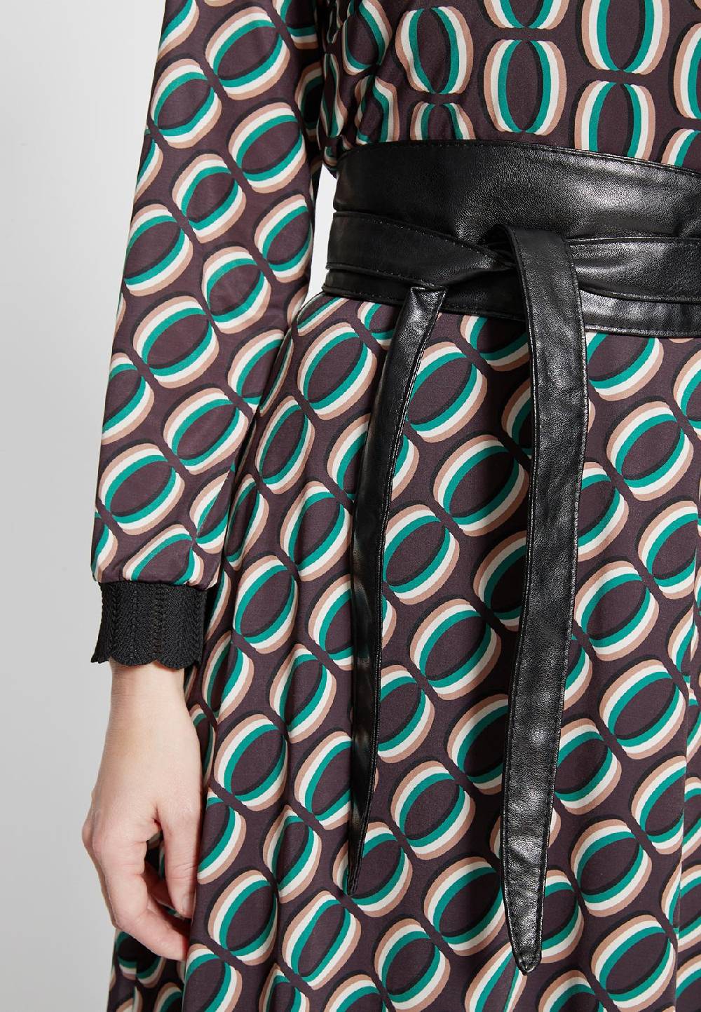 Ana Alcazar Midikleid Hiosa