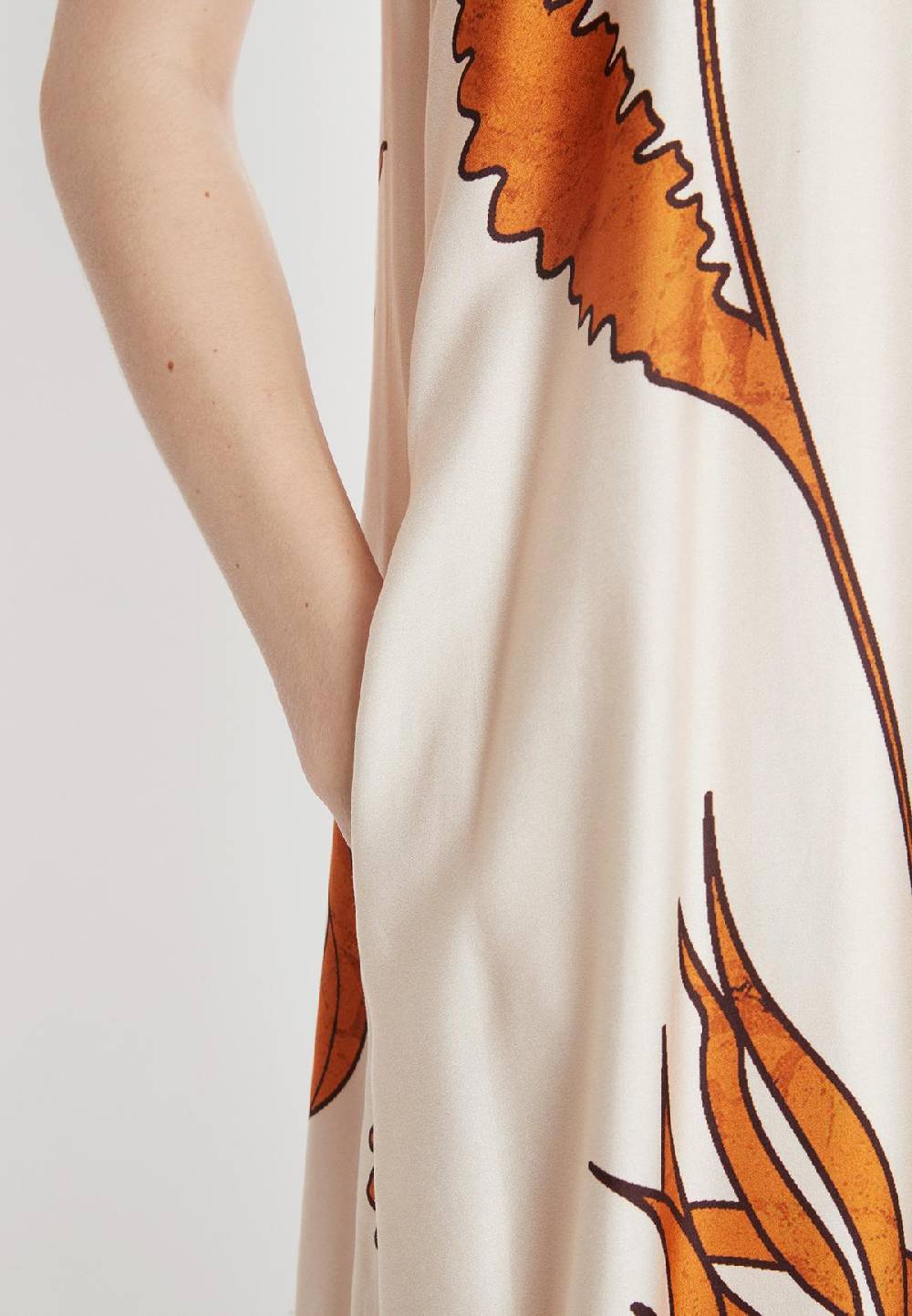 Ana Alcazar Midikleid Palea