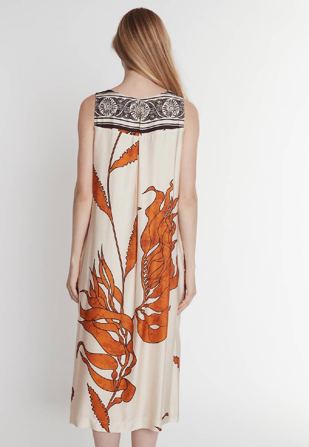 Ana Alcazar Midikleid Palea