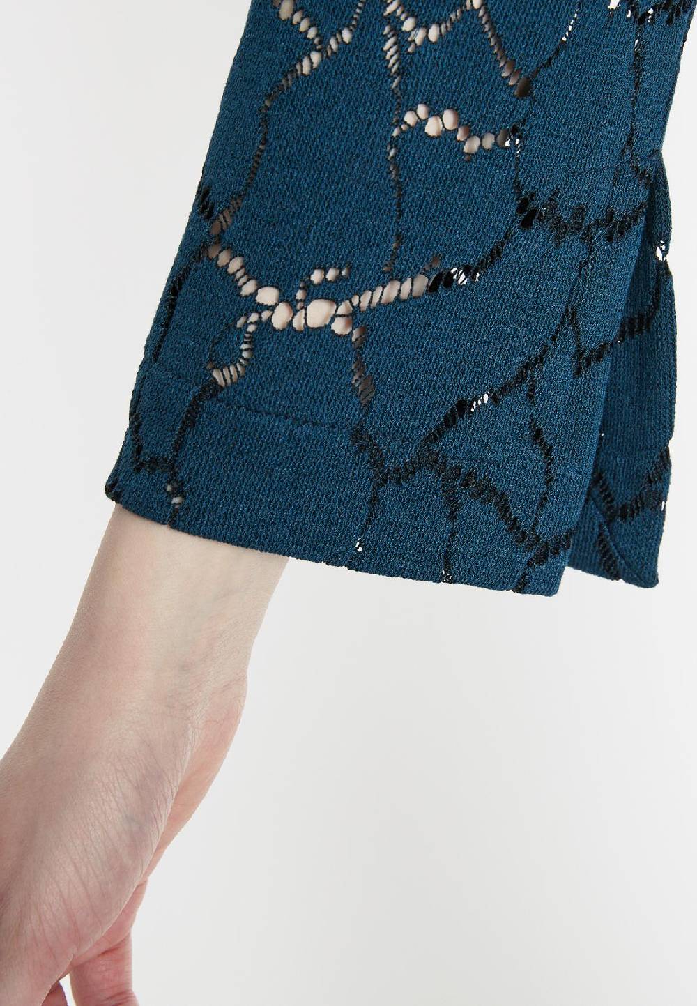 Ana Alcazar Midikleid Sajona