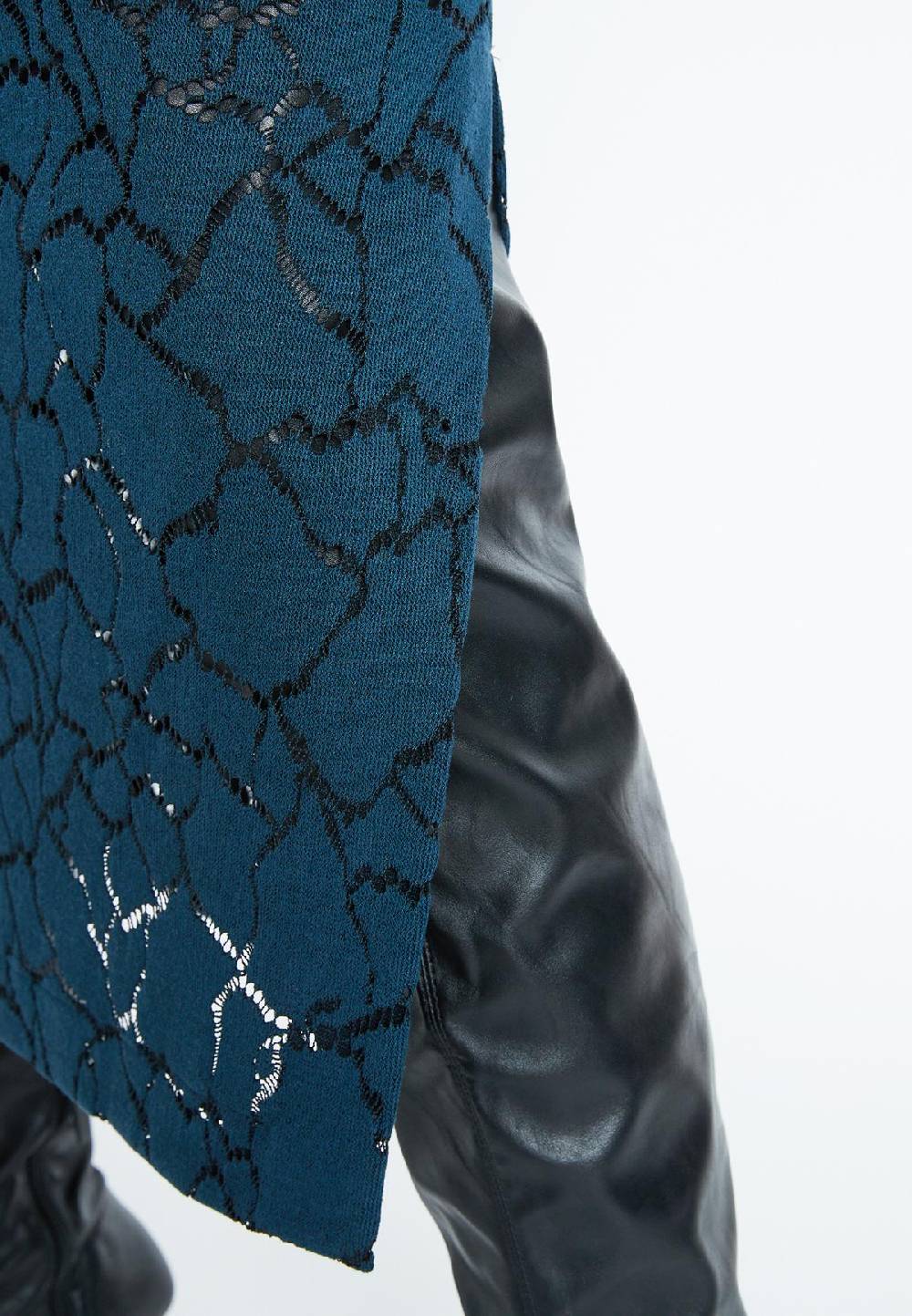 Ana Alcazar Midikleid Sajona