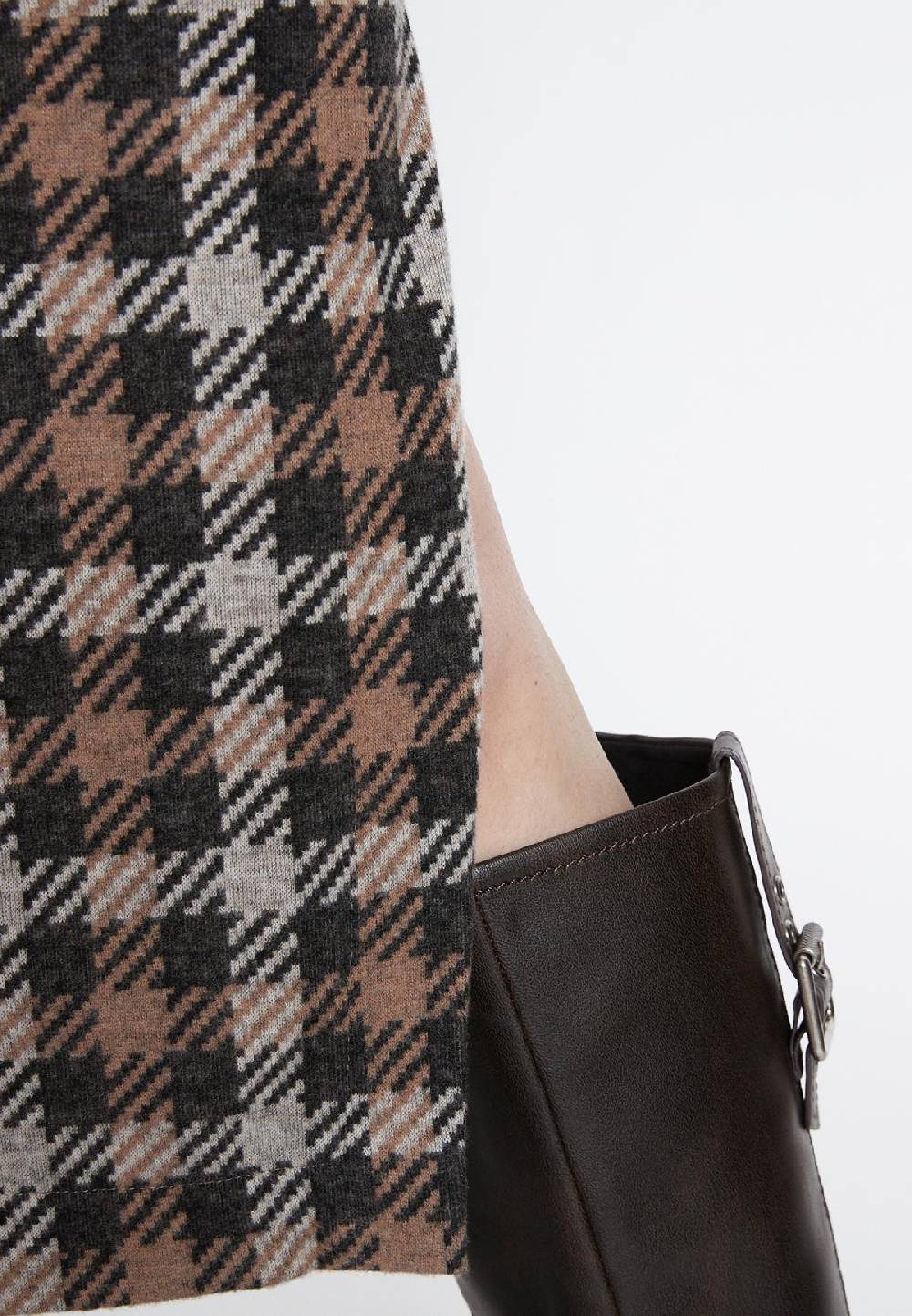 Ana Alcazar Midikleid Sopina