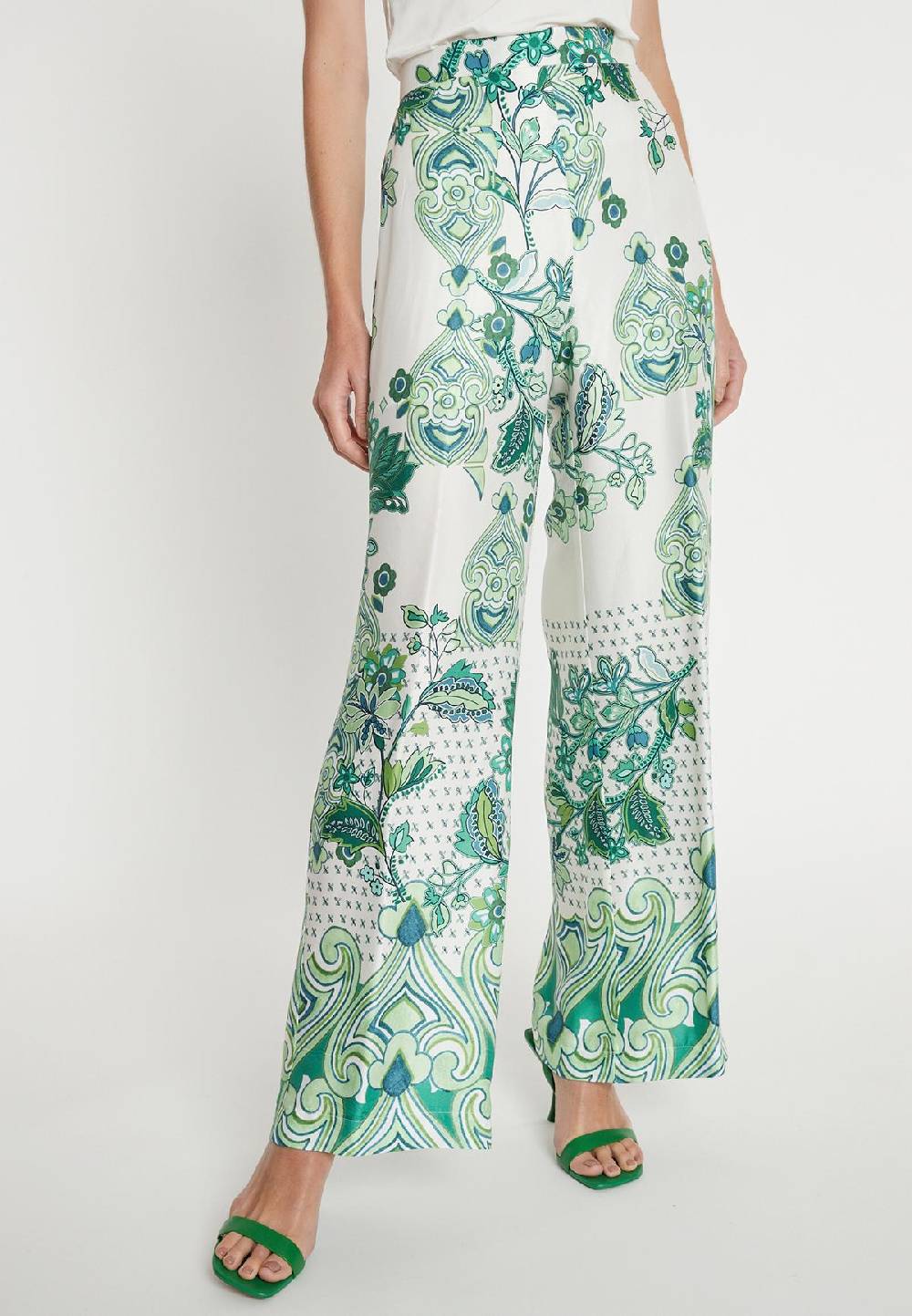 Ana Alcazar Palazzohose Lasiha