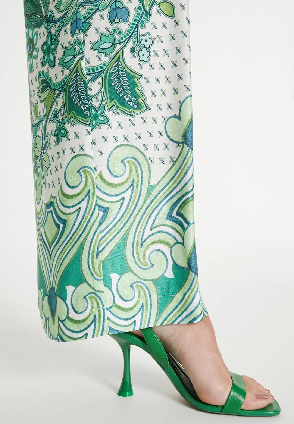 Ana Alcazar Palazzohose Lasiha