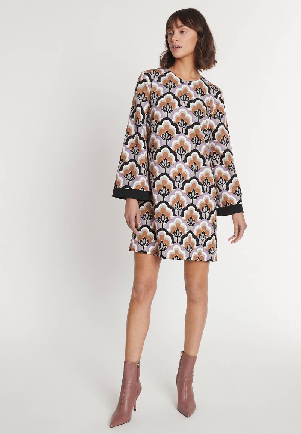 Ana Alcazar Retrokleid Maina