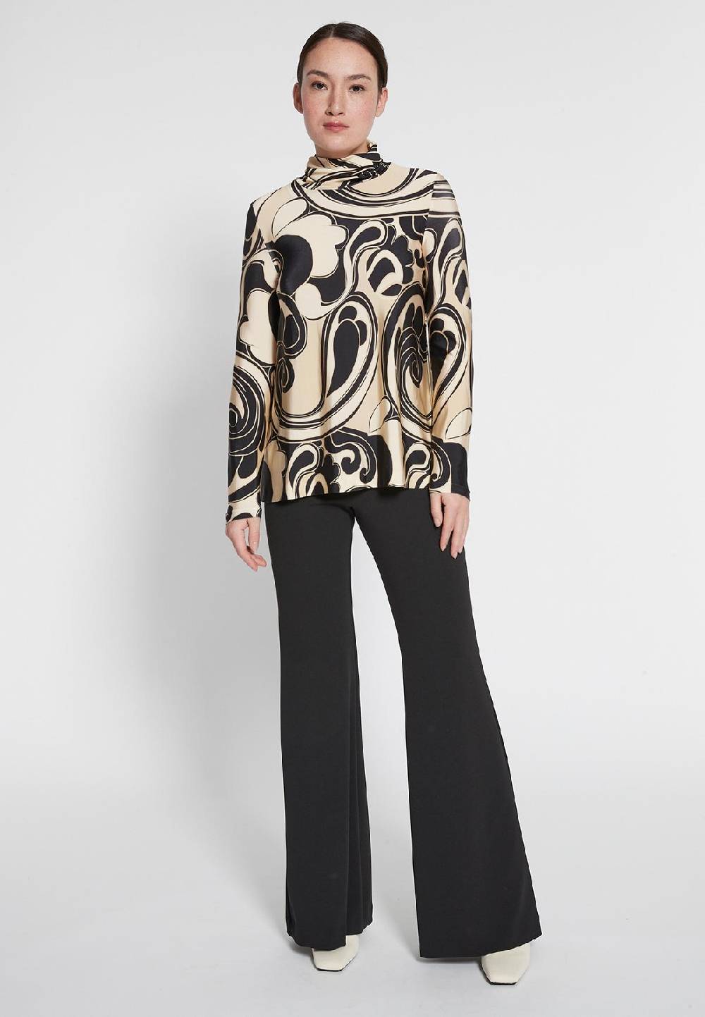 Ana Alcazar Rollkragentop Hiccme