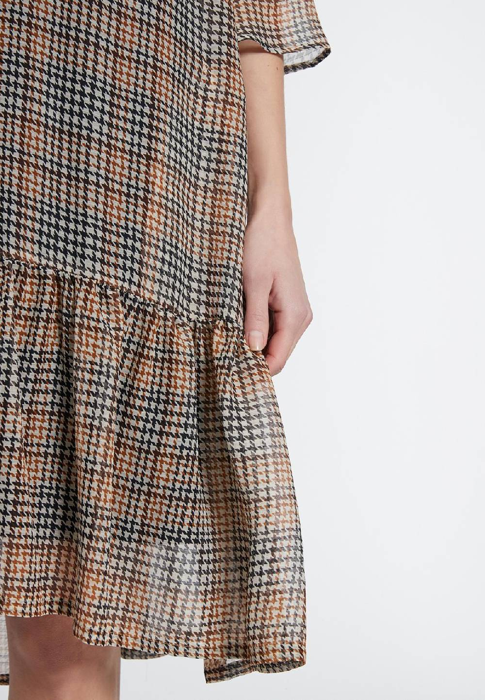 Ana Alcazar Rüschenkleid Efimea