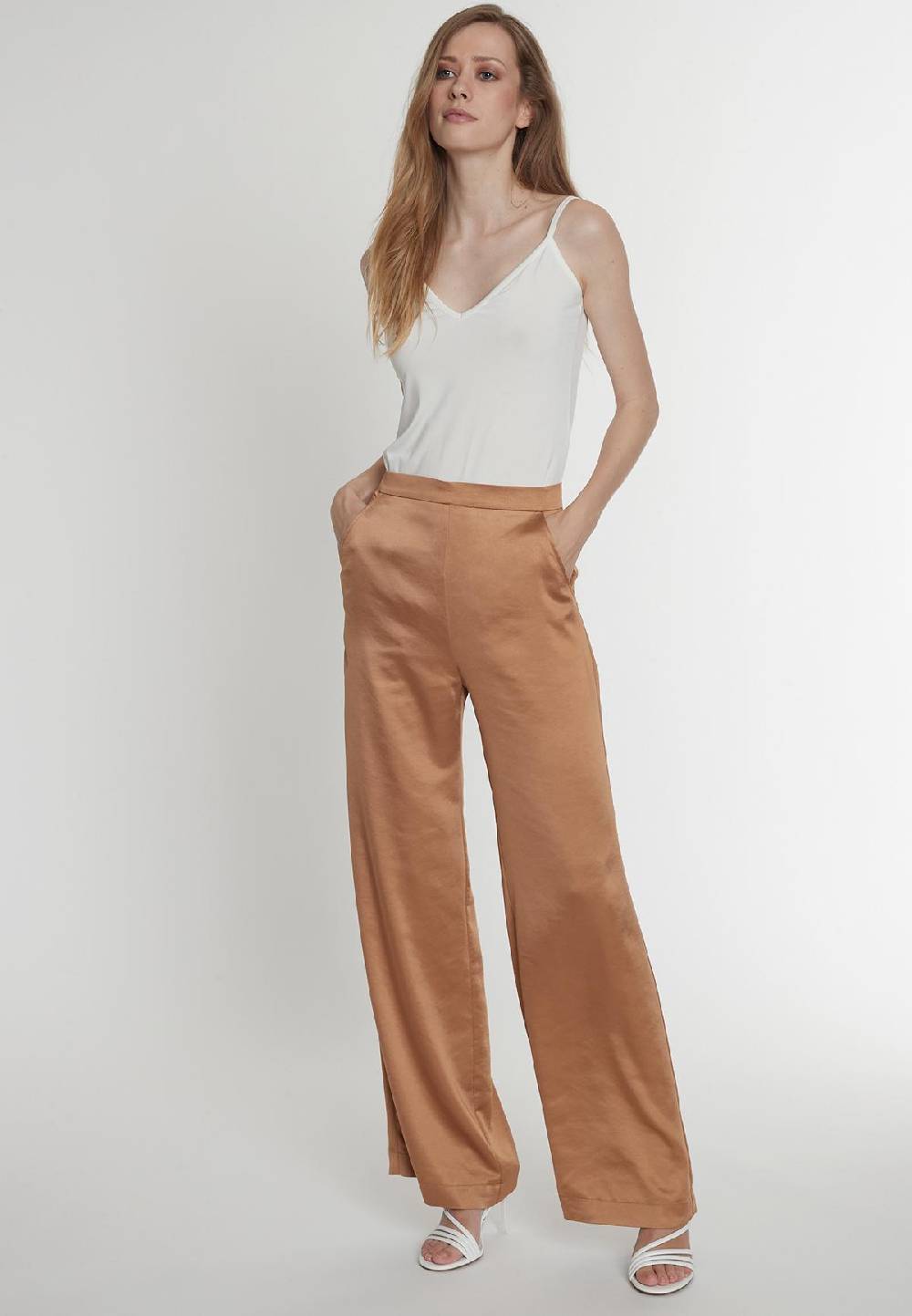 Ana Alcazar Satinhose Pahisea