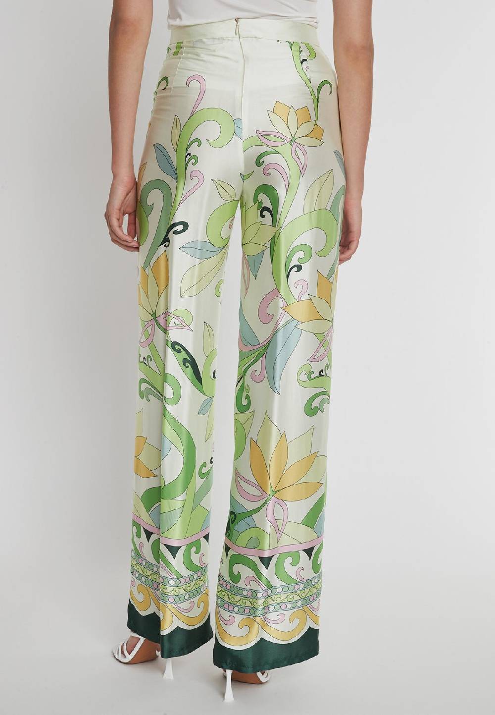 Ana Alcazar Satinhose Pecosa